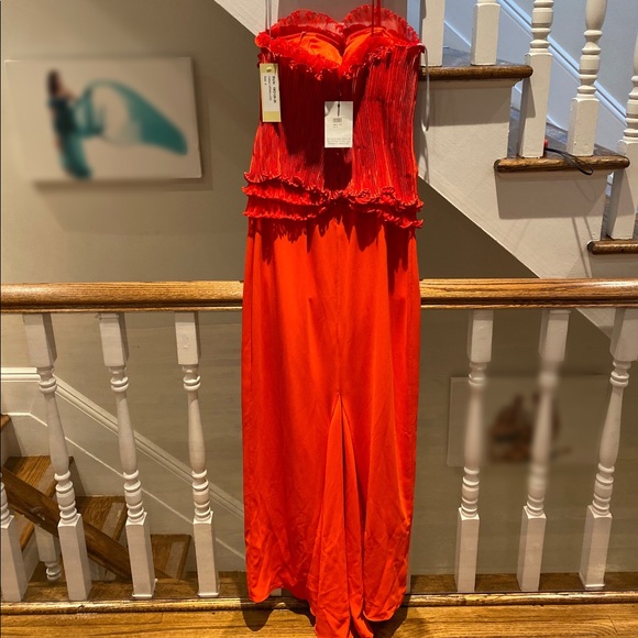 Mikael Aghal Gown - Picture 2 of 4